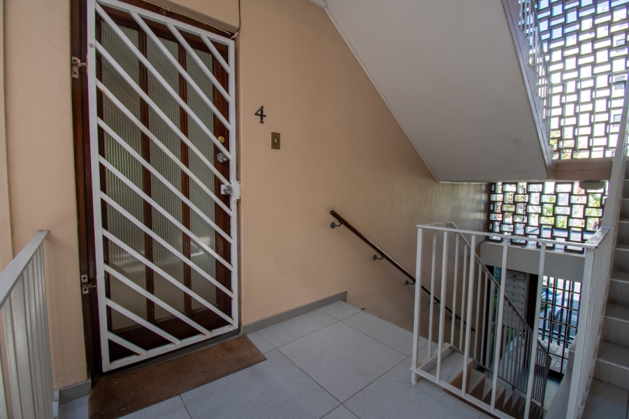 To Let 3 Bedroom Property for Rent in Claremont Upper Western Cape